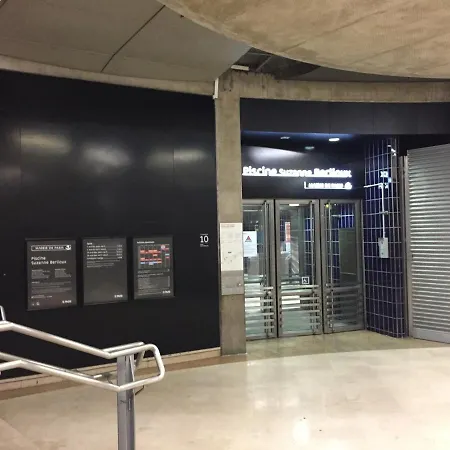 Appartamento Superbe T3 Terrasse Coeur De Historique Parigi